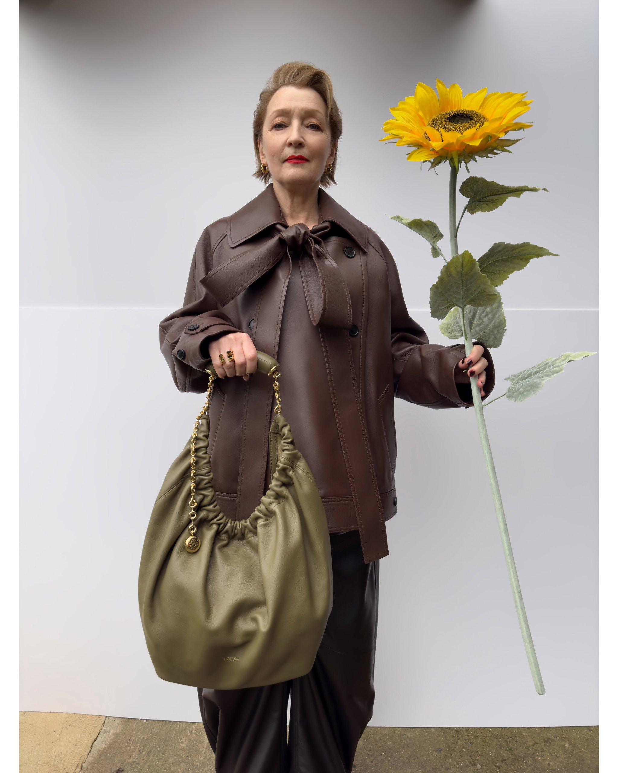 Hinh anh LOEWE Pre-Fall 2024: Sự sáng tạo không biên giới của Jonathan Anderson trong ngôi làng tí hon 5