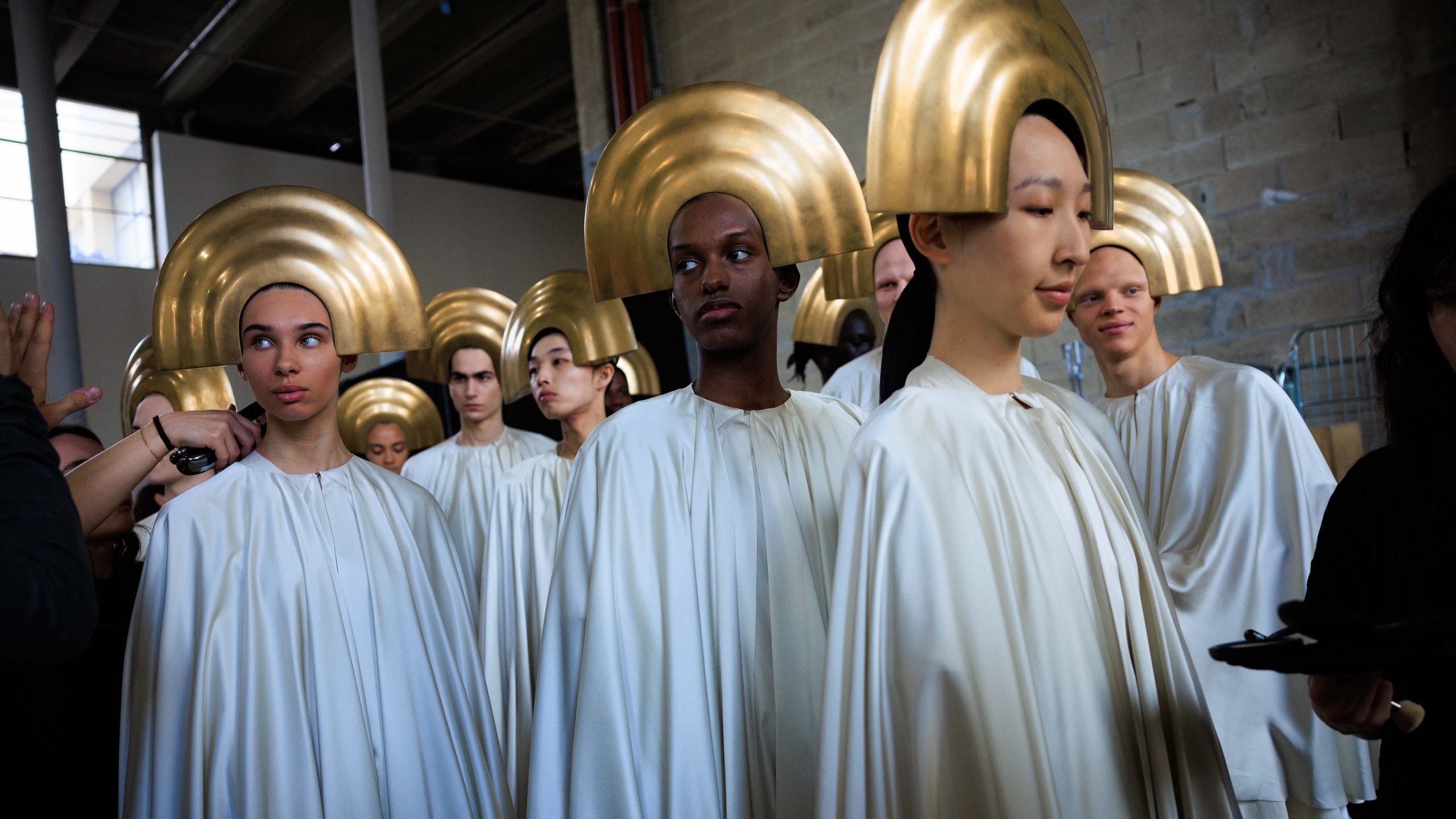 Hinh anh Rick Owens Spring 2025 Menswear - “Chúng tôi, con người cần sự khai hóa” 13