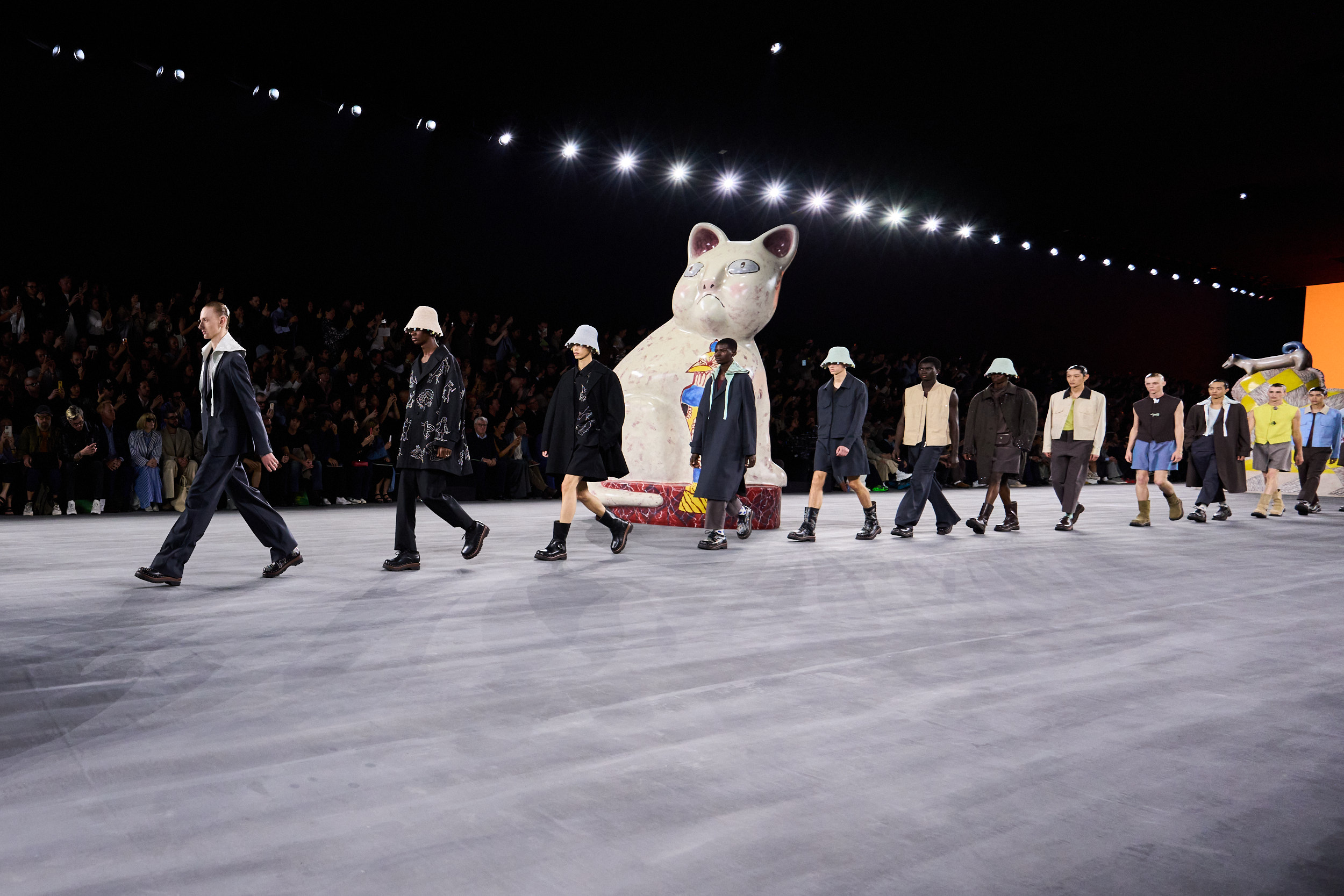 Hinh anh Dior Spring 2025 Menswear - Lời ca ngợi đầy màu sắc dành cho nghệ thuật 2