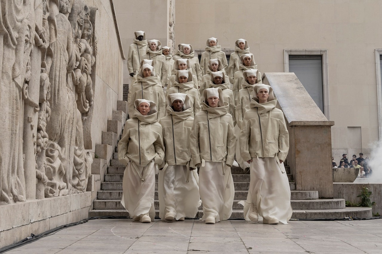 Hinh anh Rick Owens Spring 2025 Menswear - “Chúng tôi, con người cần sự khai hóa” 15