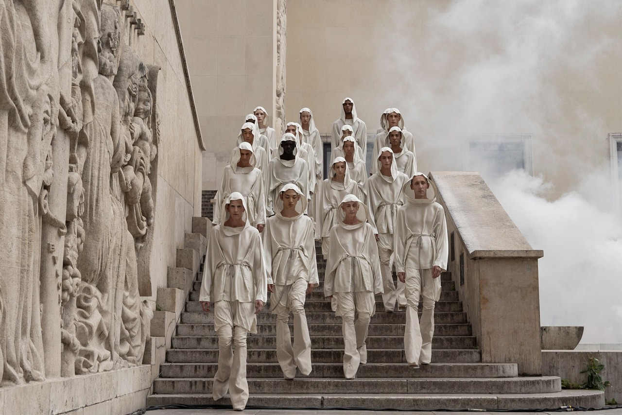 Hinh anh Rick Owens Spring 2025 Menswear - “Chúng tôi, con người cần sự khai hóa” 22
