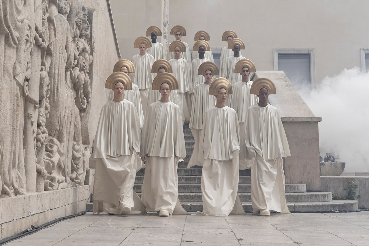 Hinh anh Rick Owens Spring 2025 Menswear - “Chúng tôi, con người cần sự khai hóa” 12