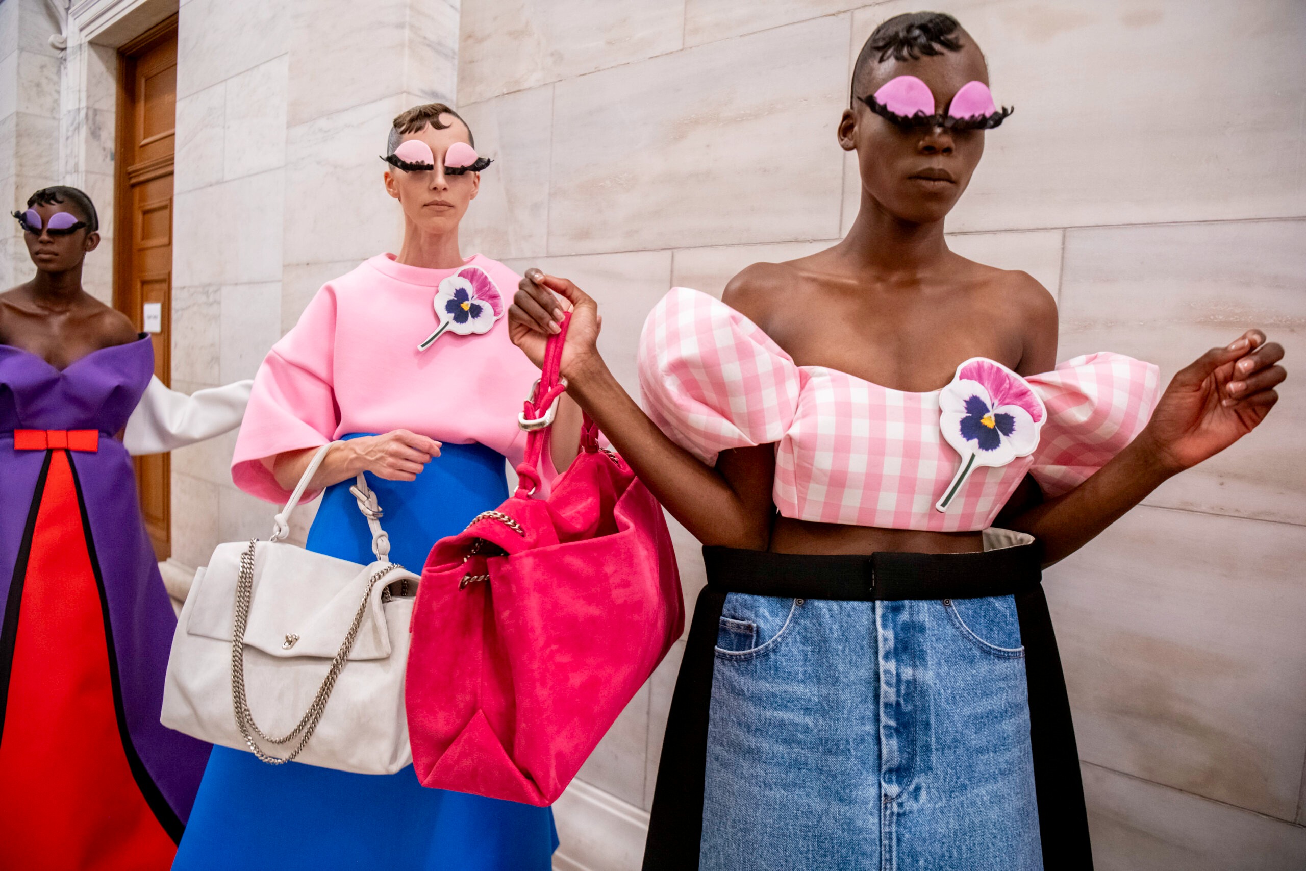 Hinh anh Marc Jacobs Fall 2024 - Công chúa Disney và vương quốc thần tiên của đế vương thời trang Hoa Kỳ 4