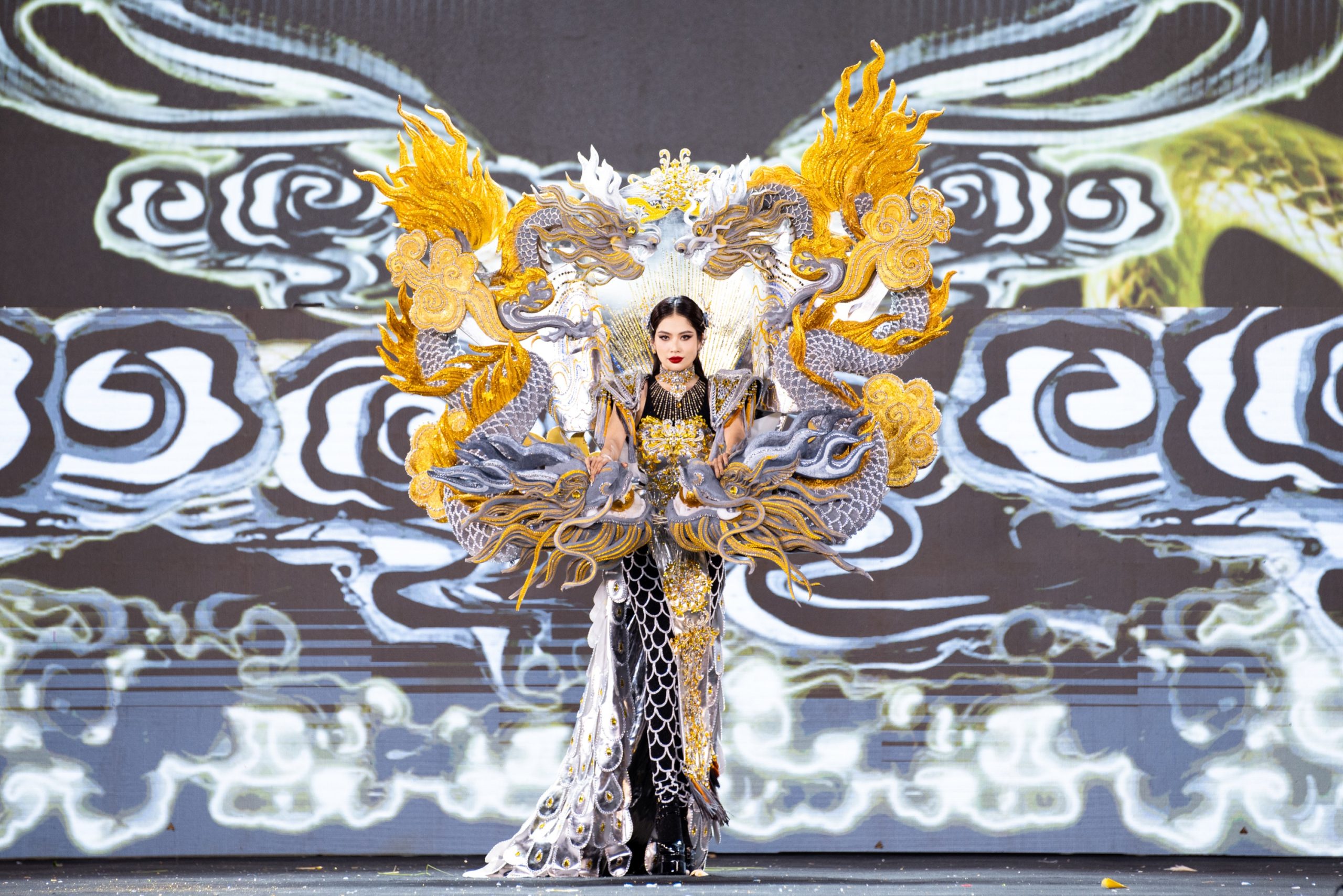 phần thi trang phục national custom miss grand 2024