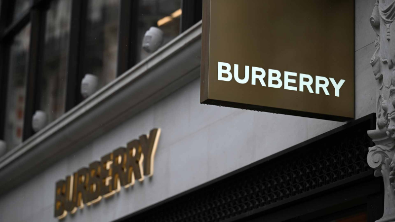 Doanh số giảm mạnh, Burberry “thay máu” Giám đốc Điều hành trước nguy cơ thua lỗ