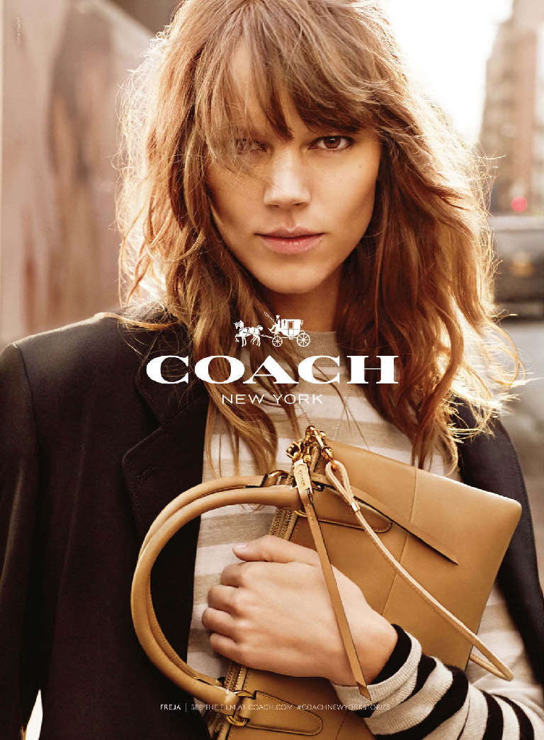 Hinh anh Joshua Schulman “cứu nguy” Burberry 1