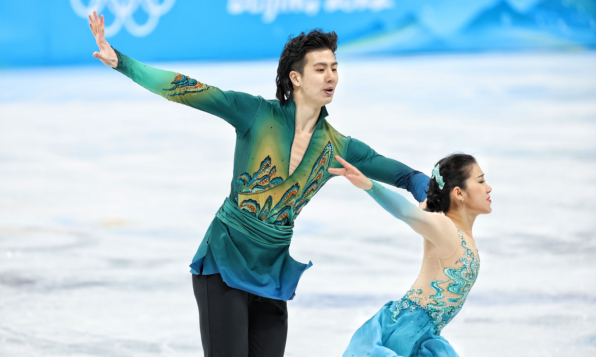 Trang phục Wang Shiyue và Liu Xinyu Olympic 2022