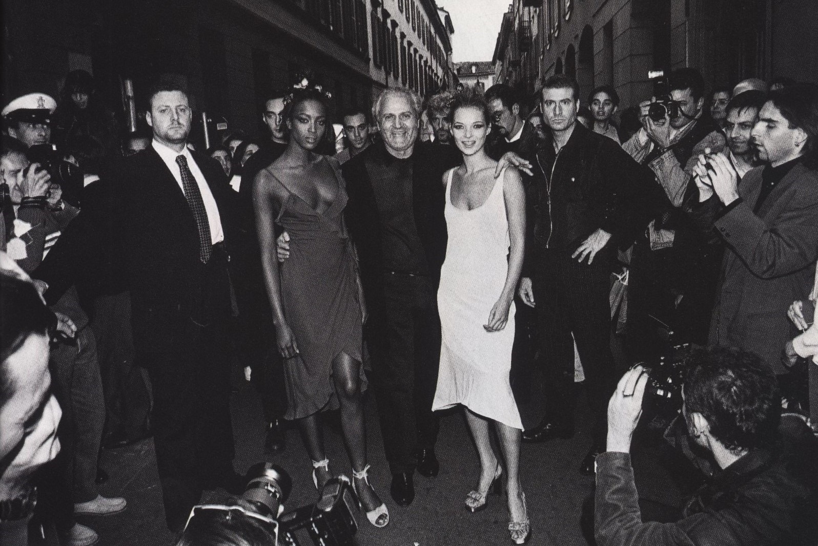 Hinh anh Gianni Versace và Naomi Campbell 3