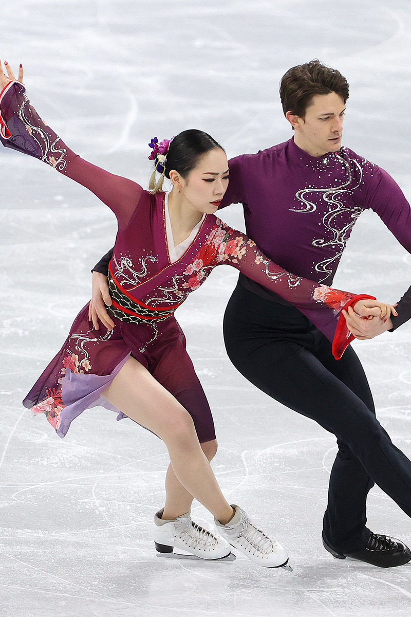 Trang phục trượt băng nghệ thuật Olympic 2022