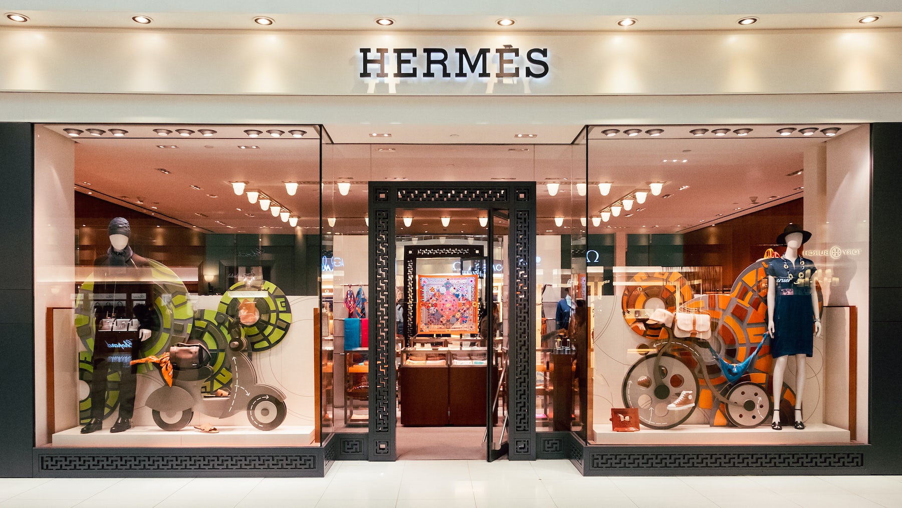12 tỷ euro tiền thừa kế của gia đình Hermès bỗng dưng “biến mất” một cách bí ẩn