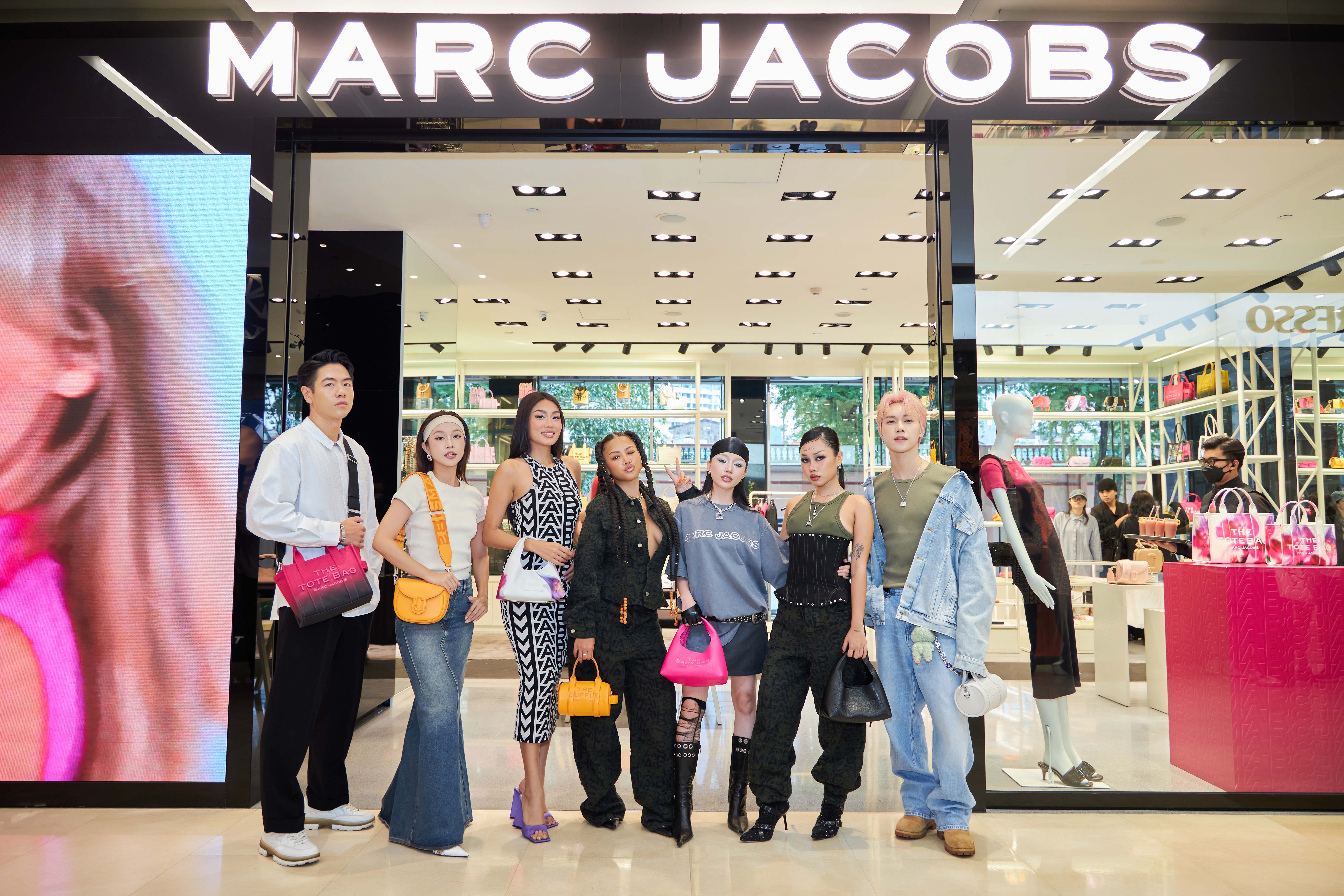 Marc Jacobs đem tới những bất ngờ cho mùa Chớm Thu với dàn tín đồ thời trang Việt