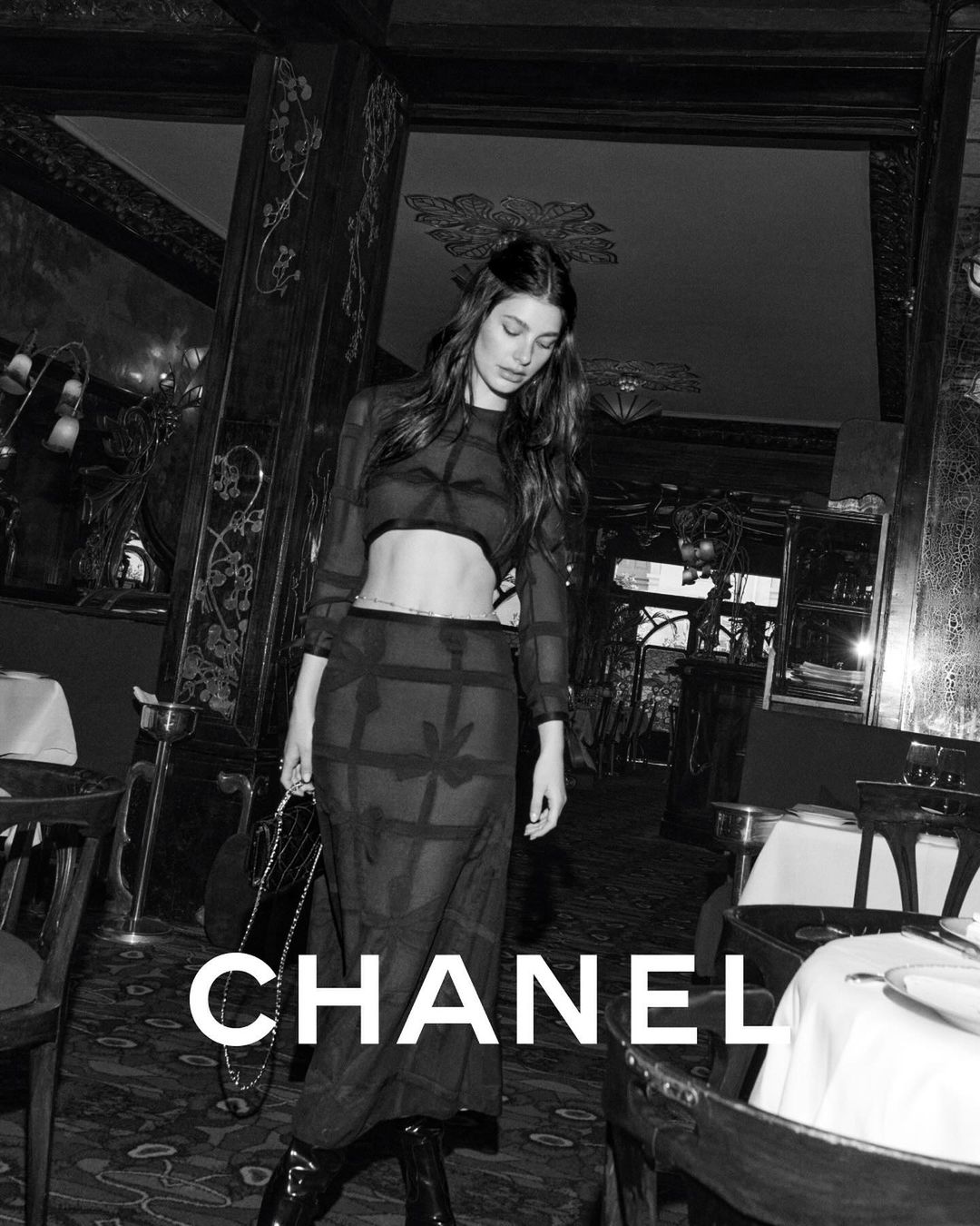 chanel tháng thời trang