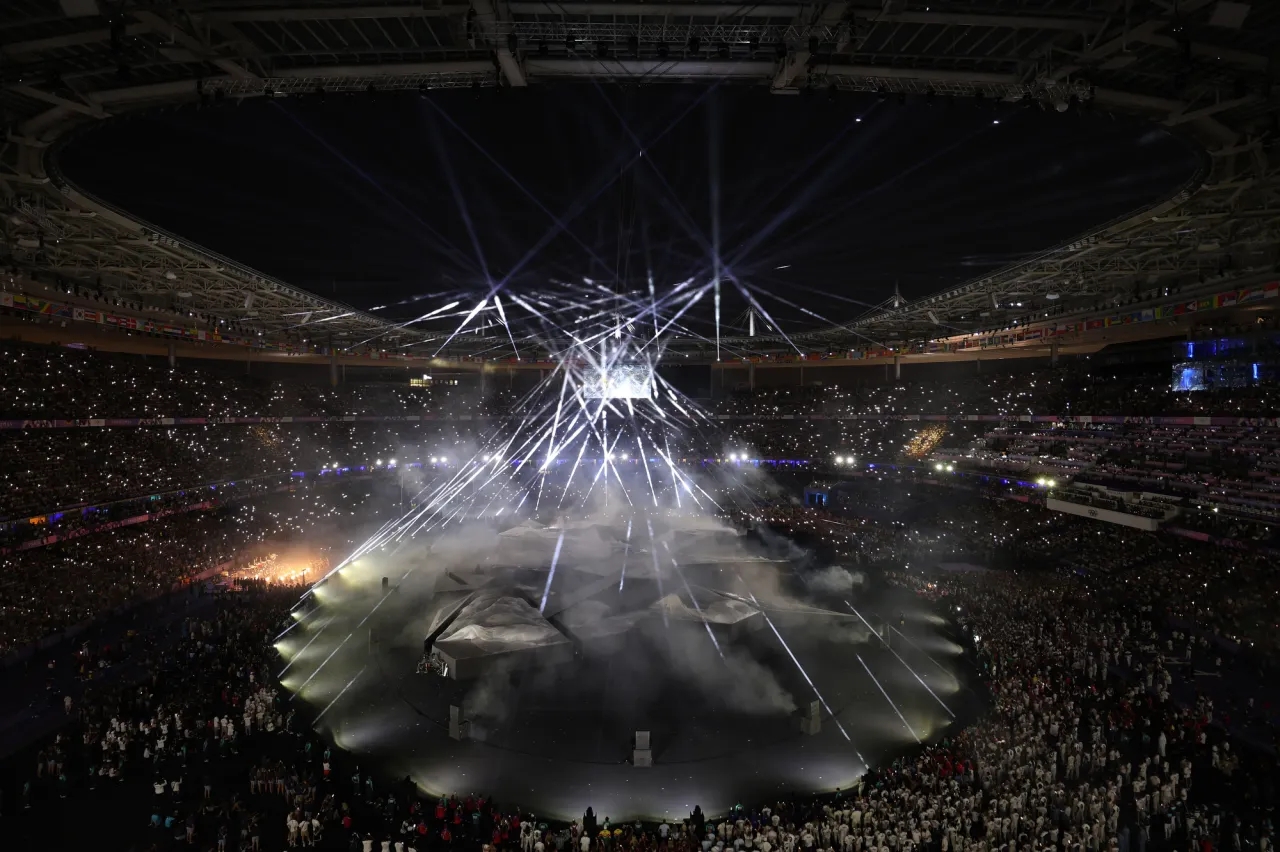 Hinh anh Lễ bế mạc Olympic Paris 2024: Lời chào hoành tráng từ Kinh đô ánh sáng 1