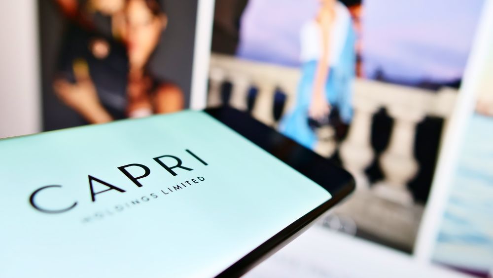 Capri Holdings "thất vọng" khi Versace, Kors ​​doanh thu quý 1 giảm