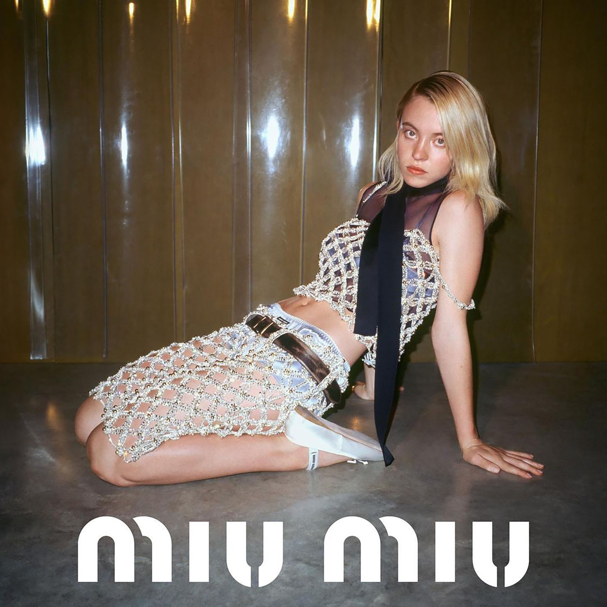 Hinh anh Từ thập niên 90 đến nay, hình mẫu “Miu Miu Girl” dẫn đầu xu hướng đã thay đổi như thế nào? 1