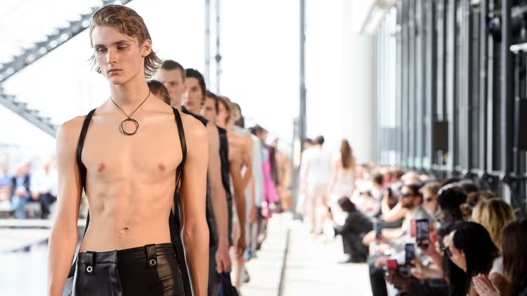 Hinh anh Jean Paul Gaultier xướng tên Ludovic de Saint Sernin là nhà thiết kế khách mời tiếp theo 2