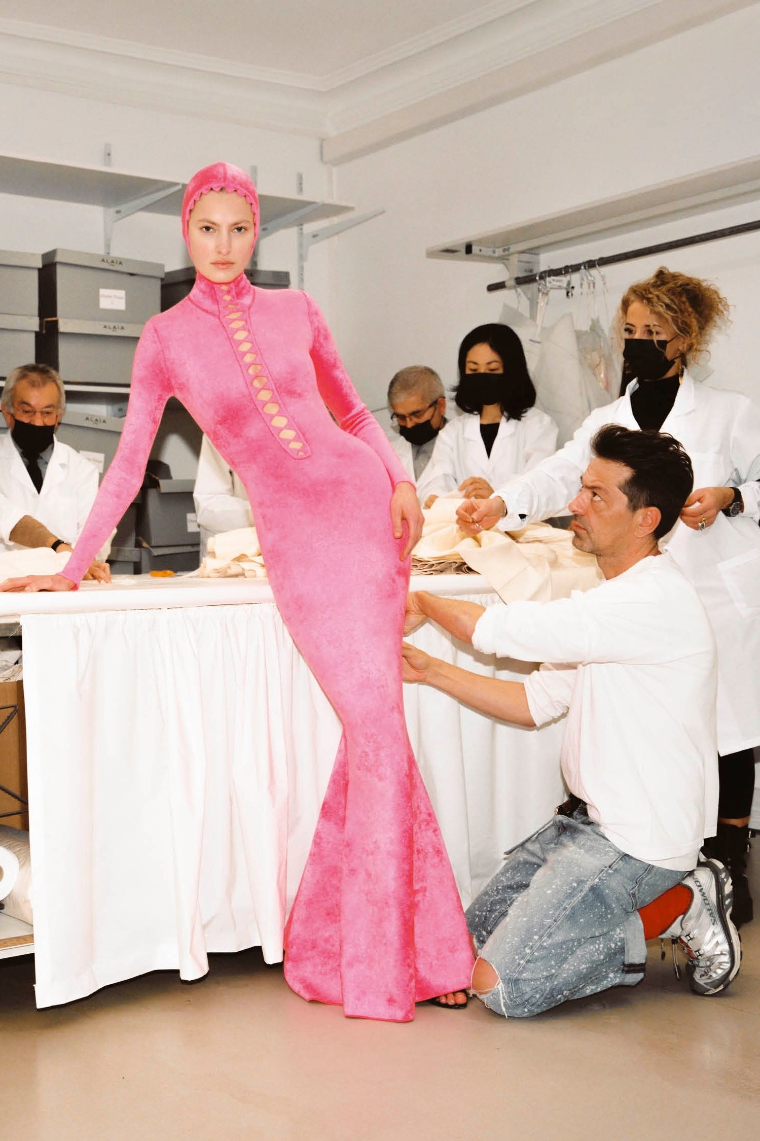 Hinh anh Alaïa Spring 2025 - Pieter Mulier trở về với vòng tay của New York sau hơn bốn thập kỷ 2