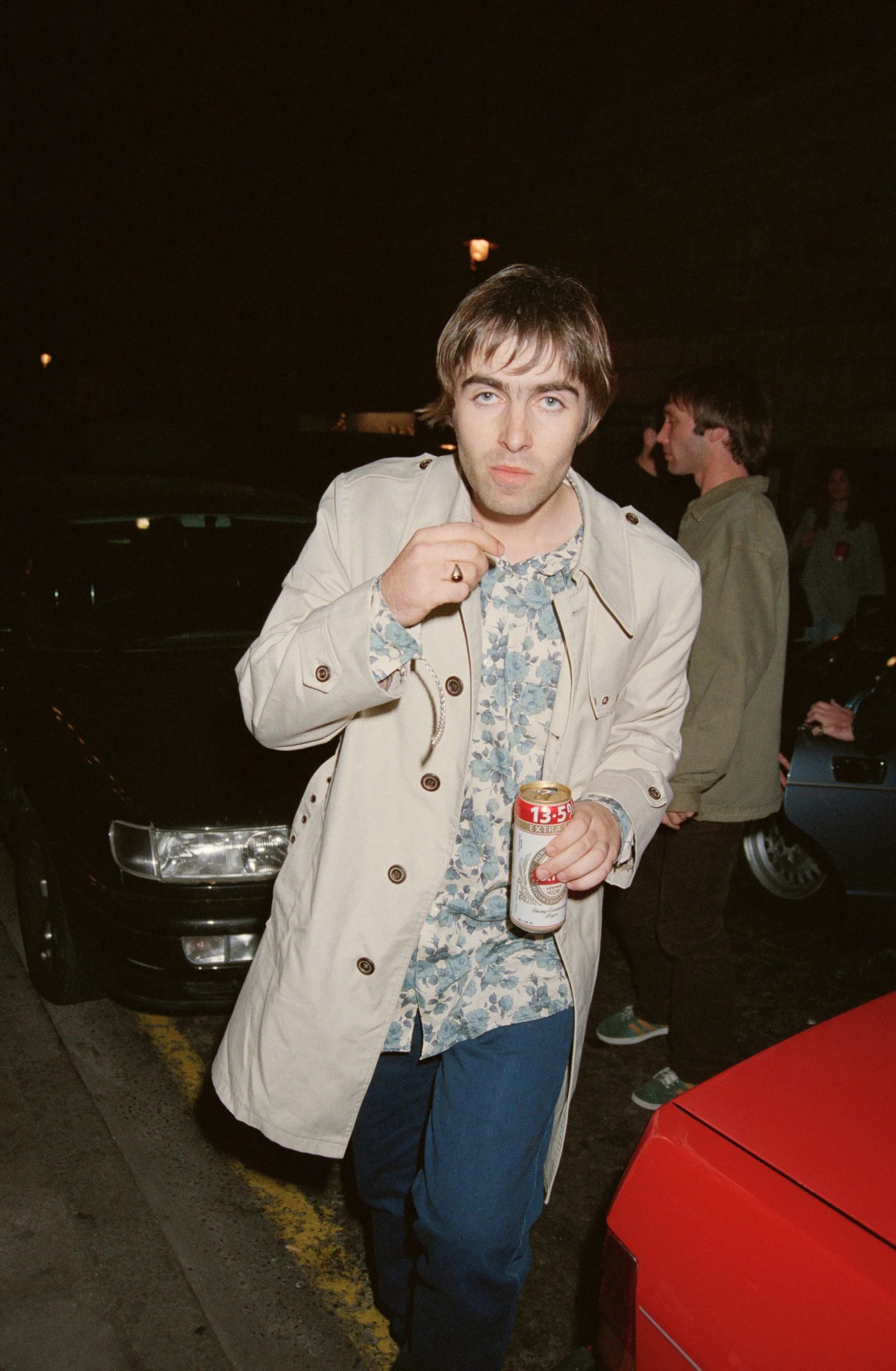 Oasis phong cách ăn mặc Britpop