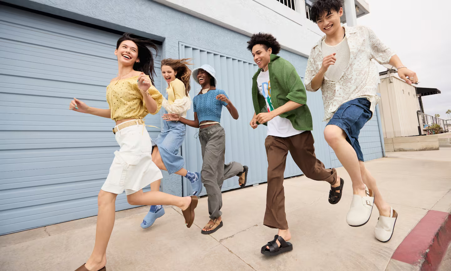 Hinh anh GU có những khác biệt gì ở chiến lược phát triển và kinh doanh? 2