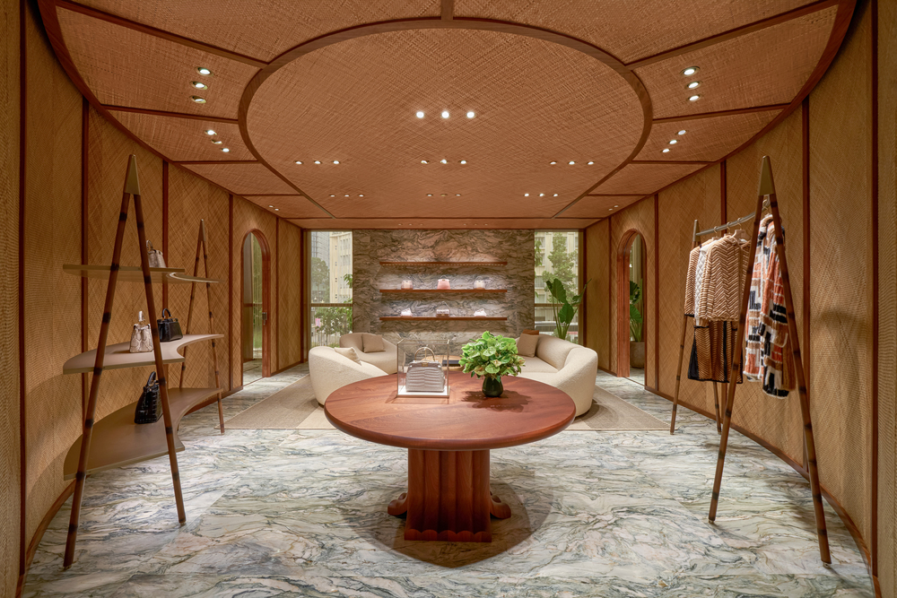 cửa hàng fendi việt nam