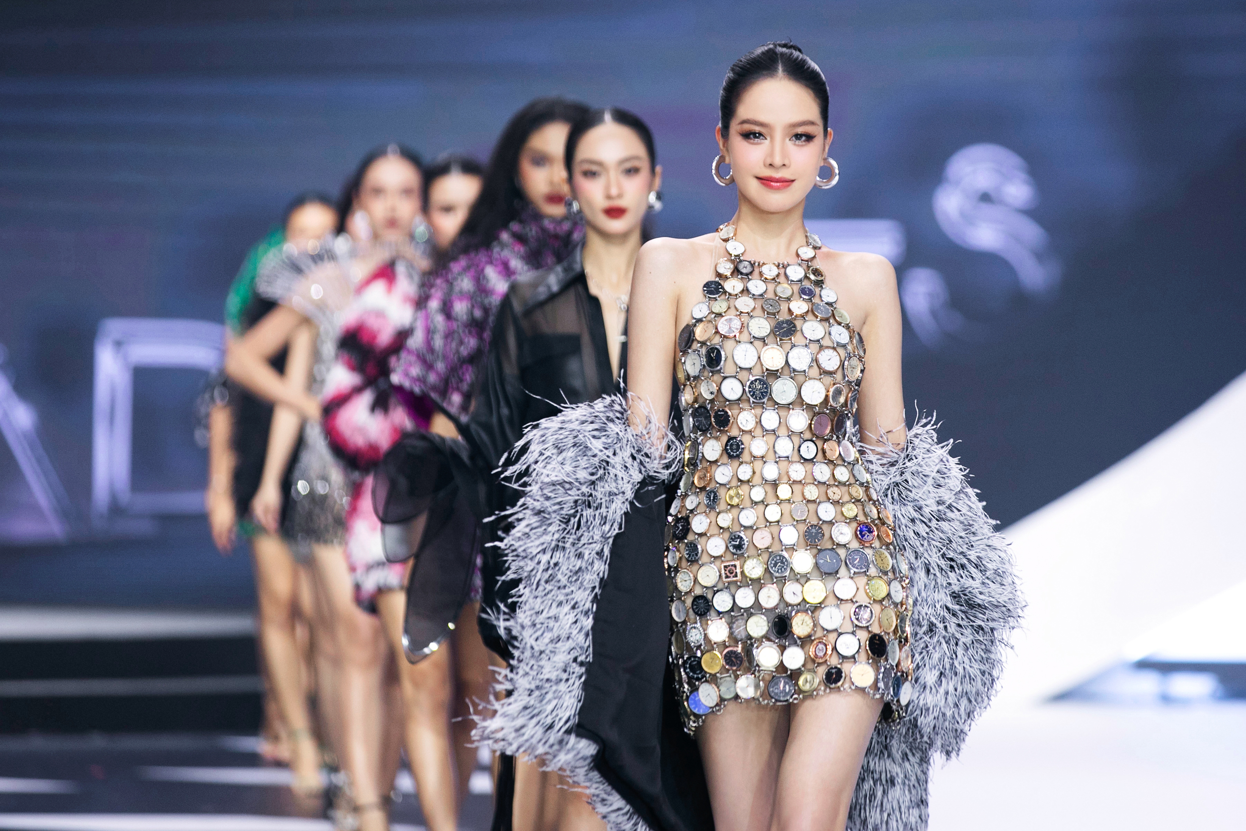 Hinh anh Những con số ấn tượng của Vietnam Next-Gen Fashion Era 1: 192 trang phục, 70 người mẫu, 7 tiếng phát sóng 2