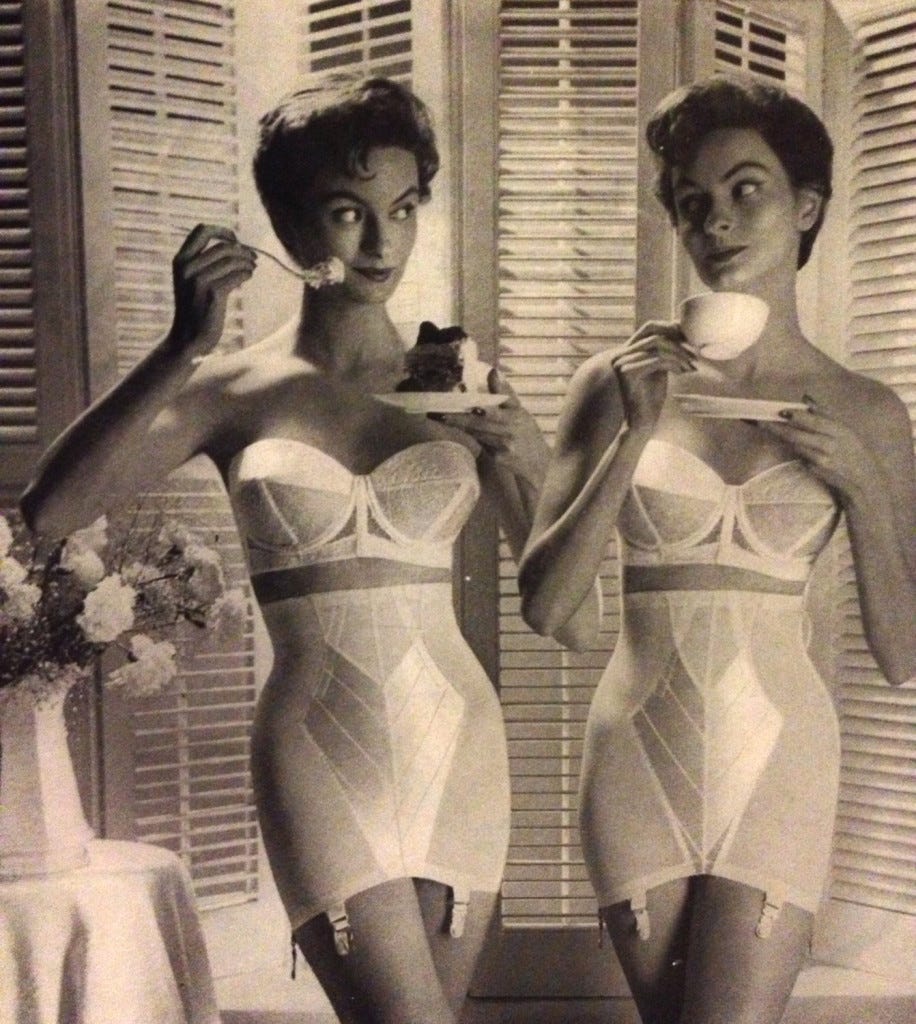 corselet gorge - cô gái mặc corset hai mảnh