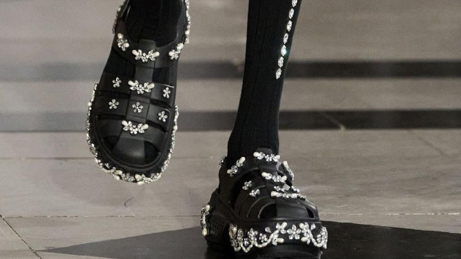 Hinh anh Những đôi Crocs đồ sộ 2
