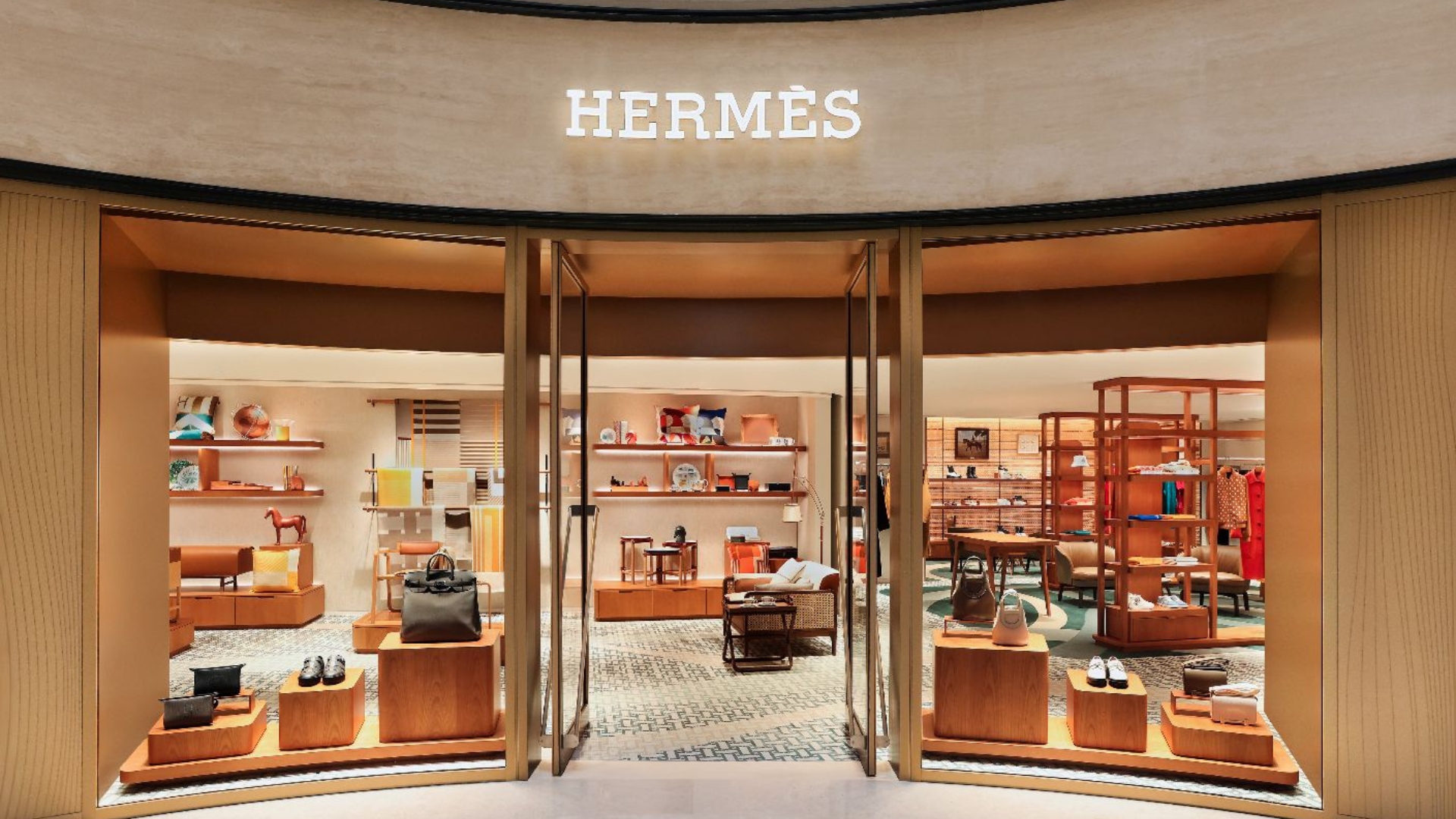 Global Luxury Updates: Doanh thu Hermès "ngựa phi nước đại" trong Q3/2024