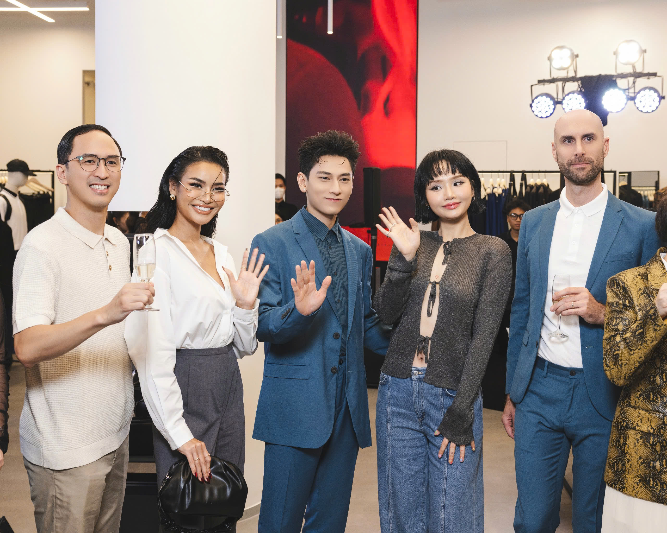 Hinh anh Bữa tiệc thời trang được SISLEY chiêu đãi tại Crescent Mall với sự tham dự đặc biệt của loạt sao, mang đến trải nghiệm thị giác ấn tượng với concept “Sexy.Cool.Urban” trọn vẹn tinh thần thời trang Ý. 1