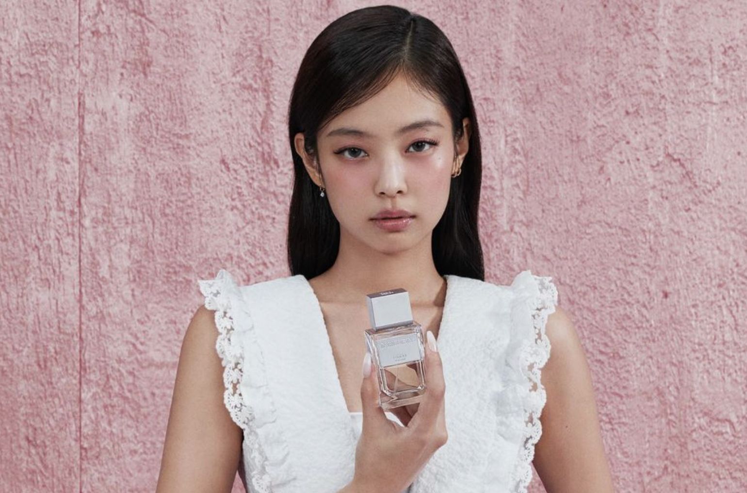 Gen Z đang viết lại câu chuyện nước hoa bằng định nghĩa và cá tính của mình như thế nào?