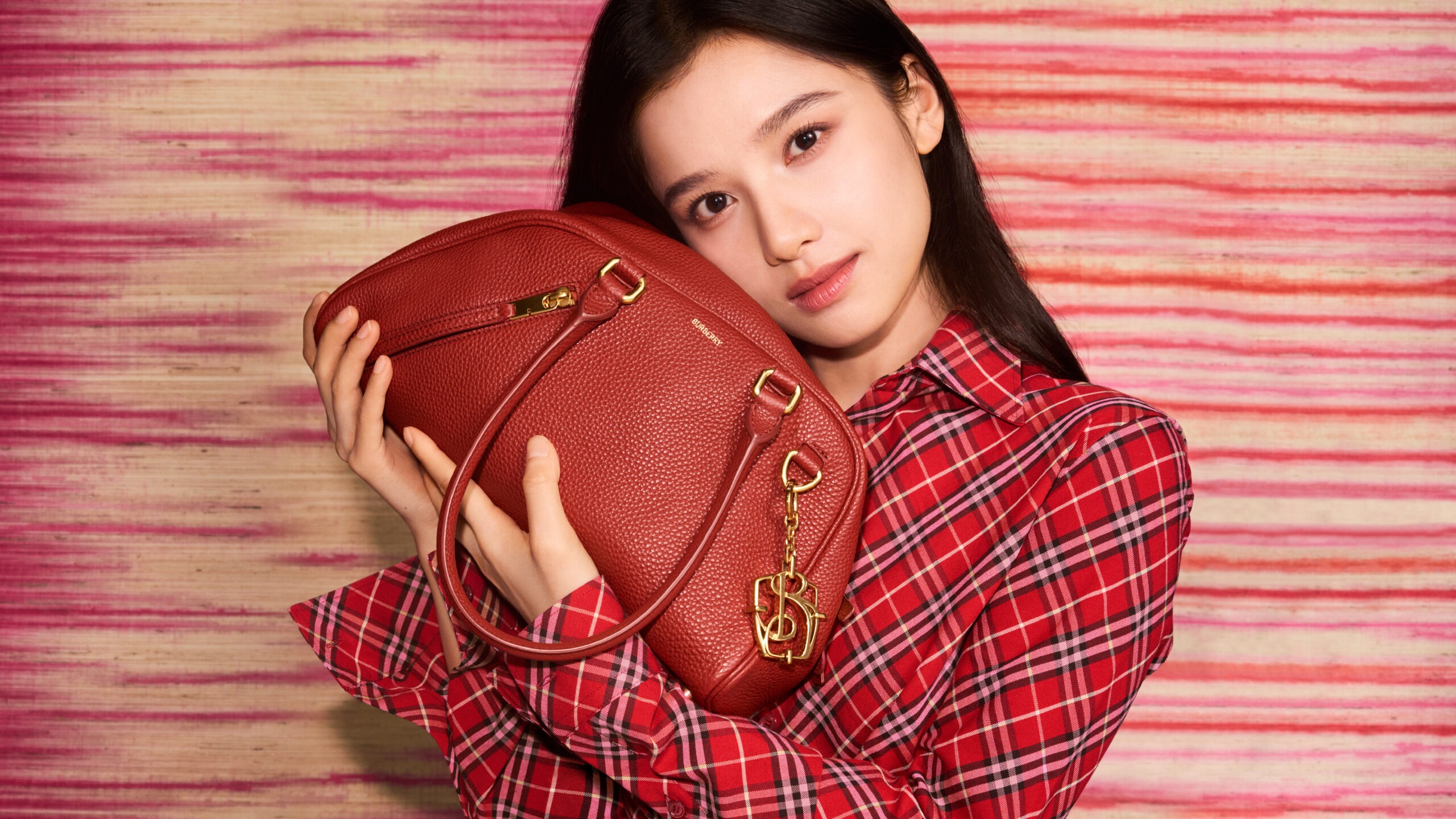 Hinh anh Burberry 2