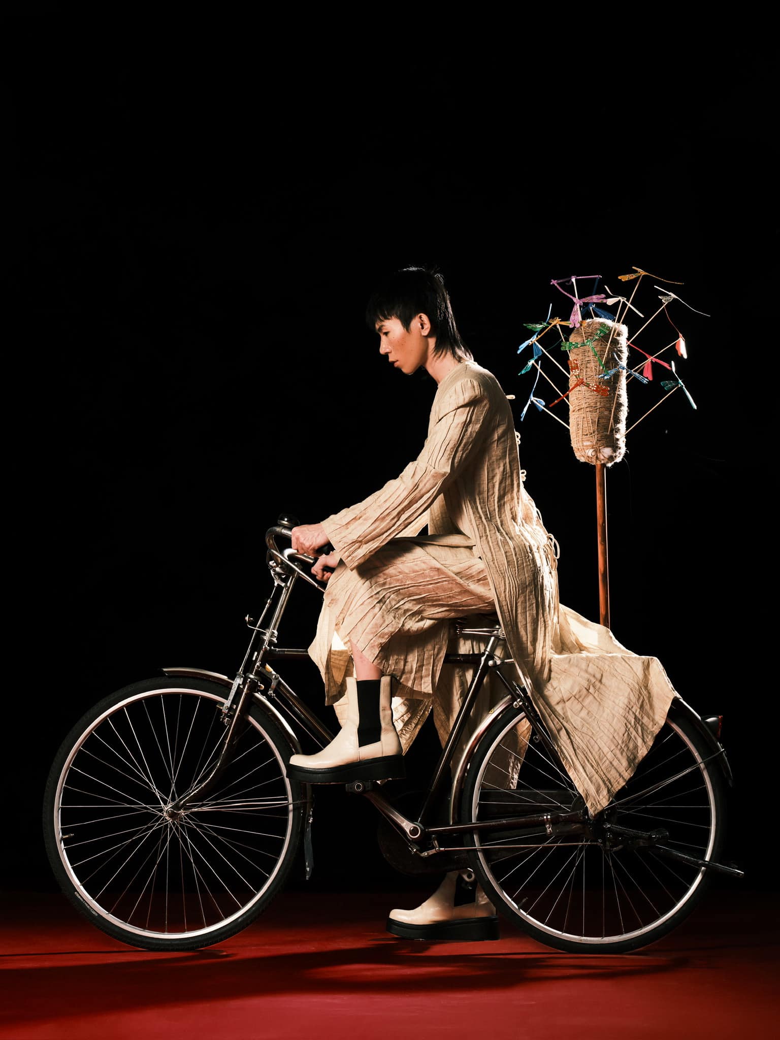 Hinh anh “Khi thực hiện An Heritage, đôi lúc mình cảm tưởng bản thân như chú mục đồng rong ruổi giữa những cánh đồng lúa mênh mông, giữa hai hàng điên điển trổ bông mùa nước nổi,... và tận hưởng không khí mát lành của đồng quê dưới bầu trời ký ức”. 1