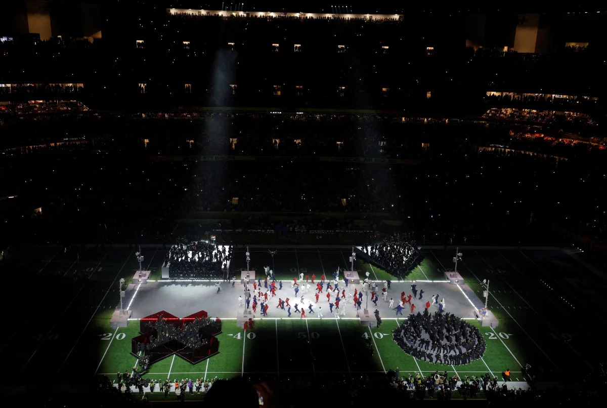 Hinh anh 4 ẩn ý được Kendrick Lamar cài cắm trong màn trình diễn được mong đợi nhất tại Super Bowl Halftime Show 1