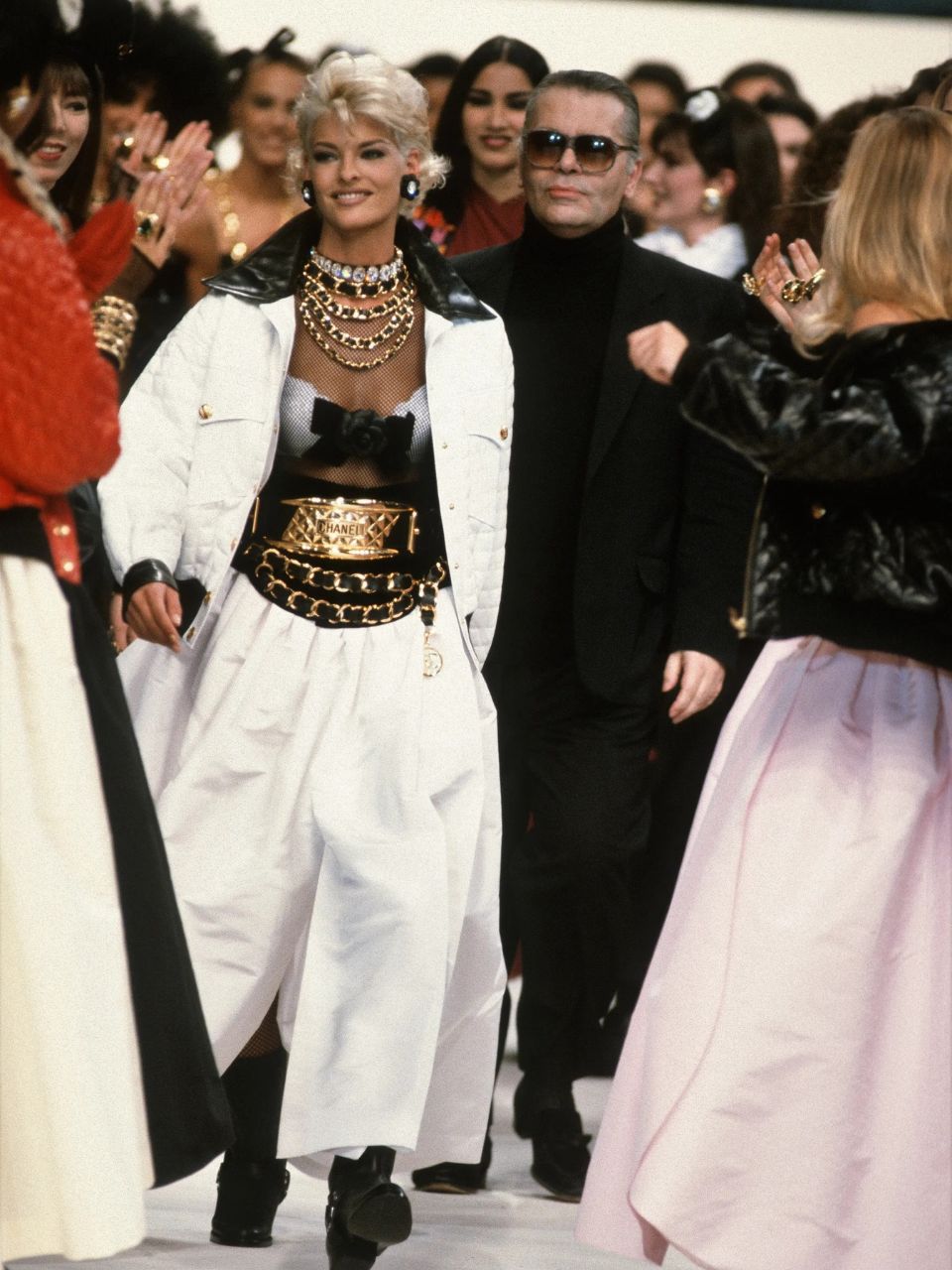 GĐST Karl Lagerfeld Chanel hình tượng phụ nữ