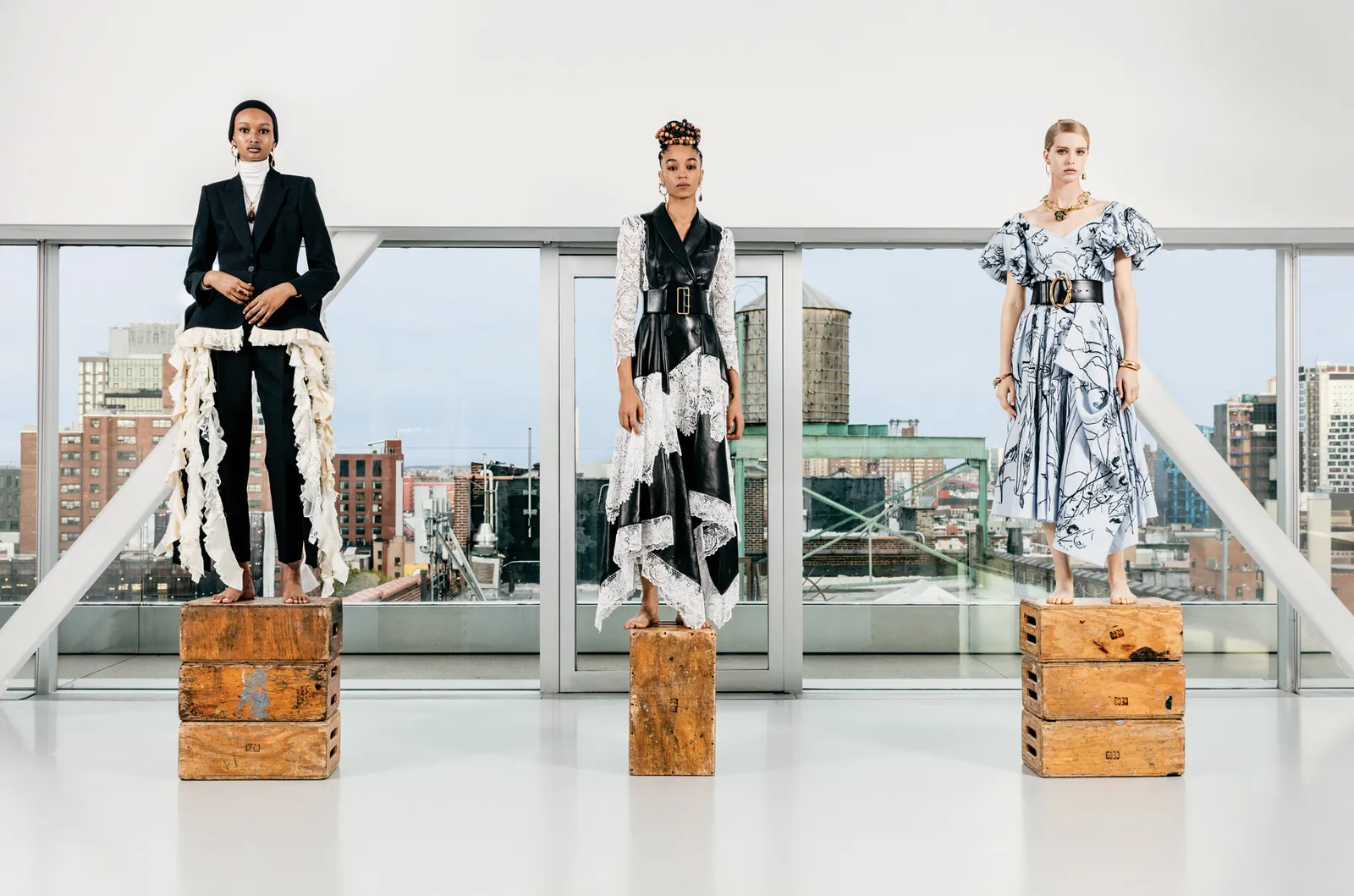Hinh anh Sarah Burton: Người kế vị di sản McQueen 2