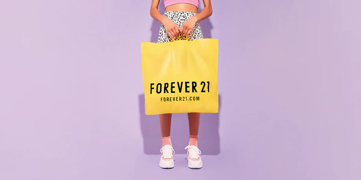 Hinh anh Lý do khiến Forever 21 "tắm hai lần" trên "dòng sông" phá sản 2