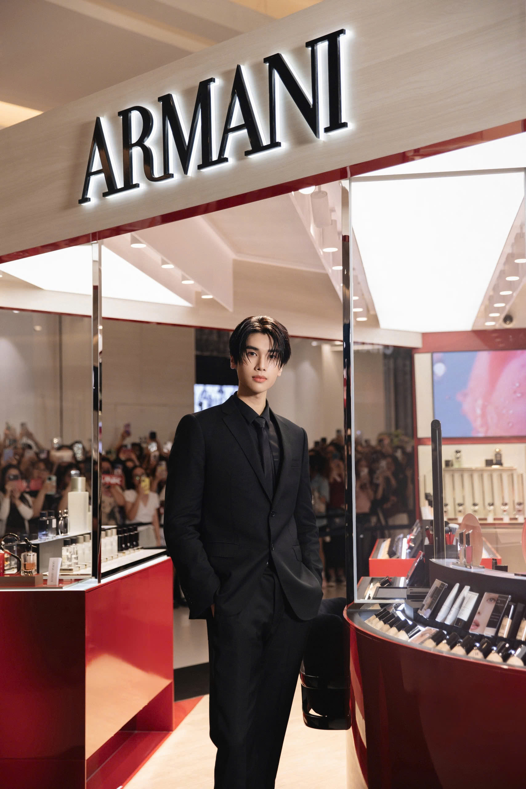 Natachai Boonprasert (Dunk) tại sự kiện khai trương Armani Beauty