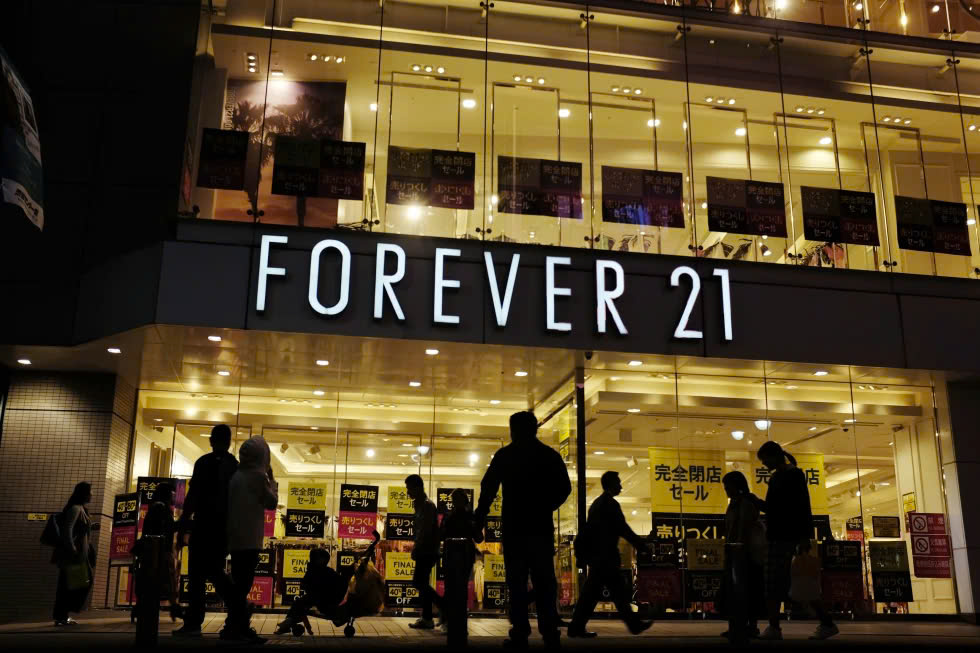 Hinh anh Lý do khiến Forever 21 "tắm hai lần" trên "dòng sông" phá sản 1