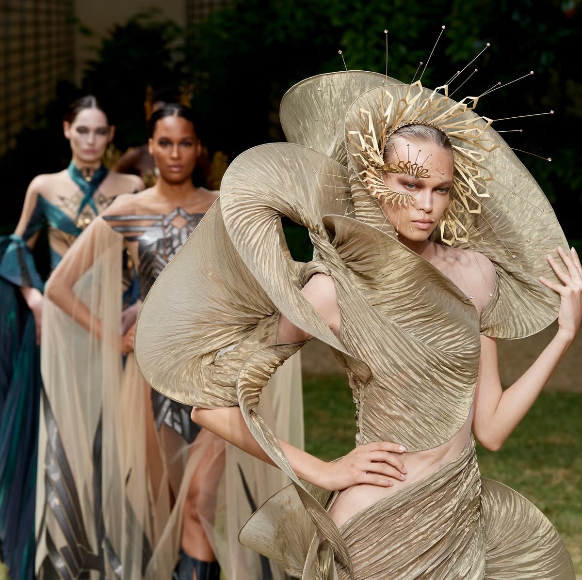 Hinh anh Iris van Herpen – Nhà thiết kế đến từ Hà Lan 2