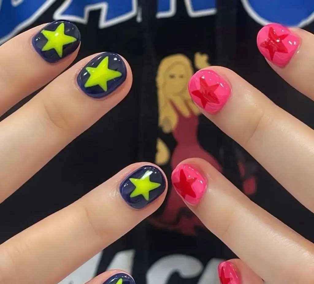 Hinh anh “Gel Boys” mang trào lưu nail Y2K quay trở lại 4