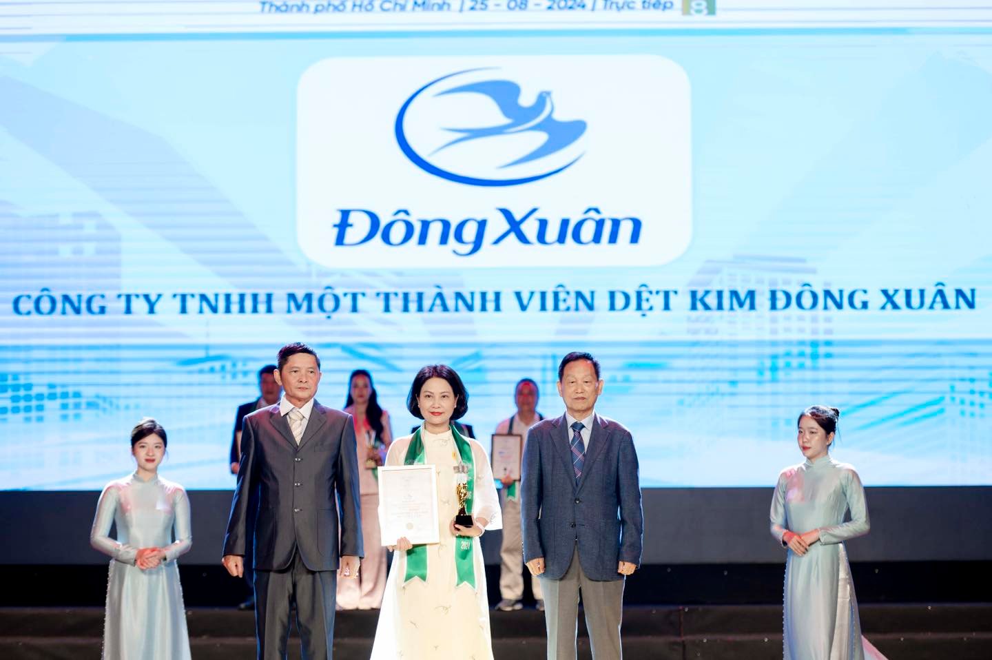 Click to edit image Hinh anh giá thành nội địa 5