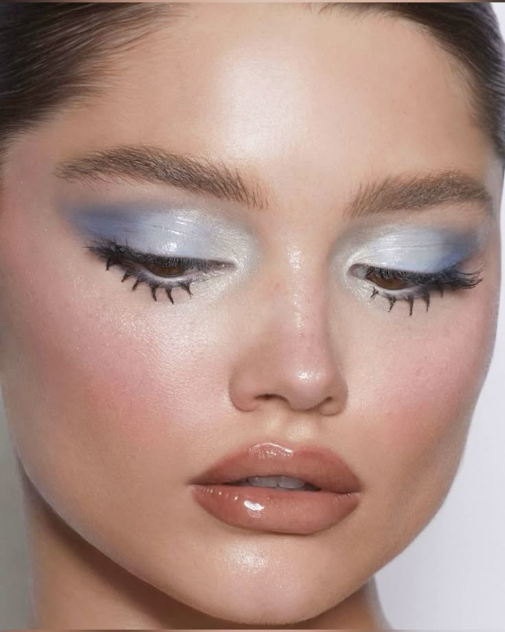 Hinh anh Rising Sign Makeup: Khi makeup phản ánh bản sắc cá nhân 1