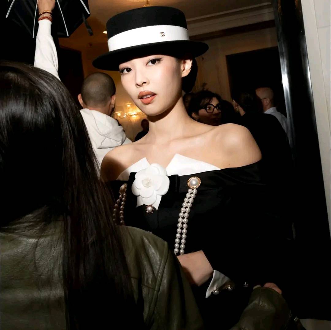 Hinh anh #Lisa 2