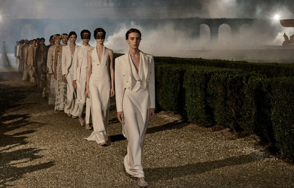 Hinh anh Dior Cruise 2026: Lá thư tình của Maria Grazia Chiuri gửi đến “trái tim Đế chế La Mã”, thành phố Rome 5