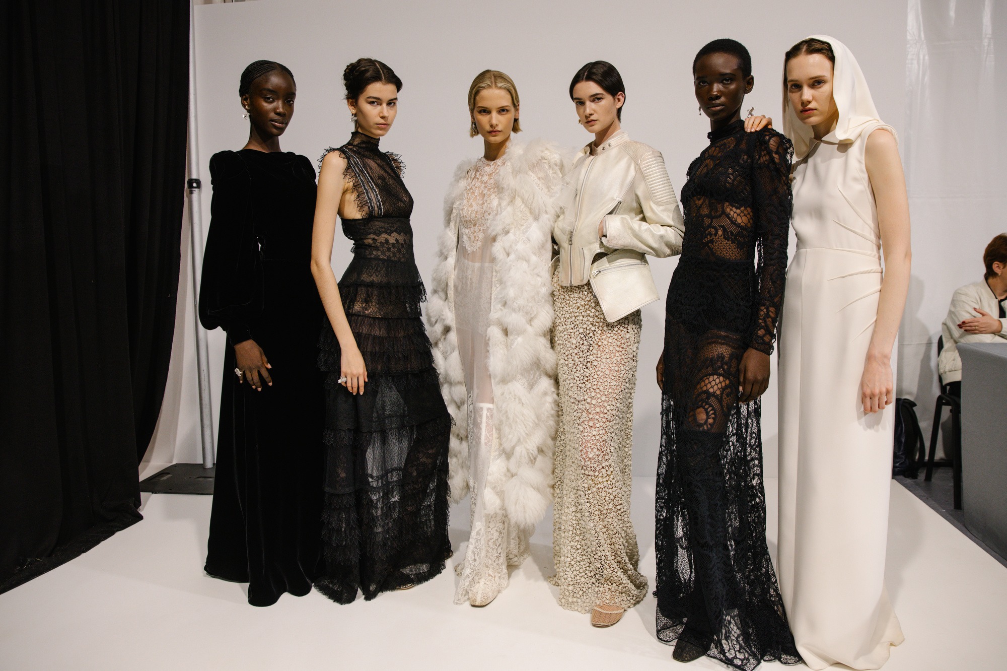 Dior Cruise 2026: Lá thư tình của Maria Grazia Chiuri gửi đến “trái tim Đế chế La Mã”, thành phố Rome 