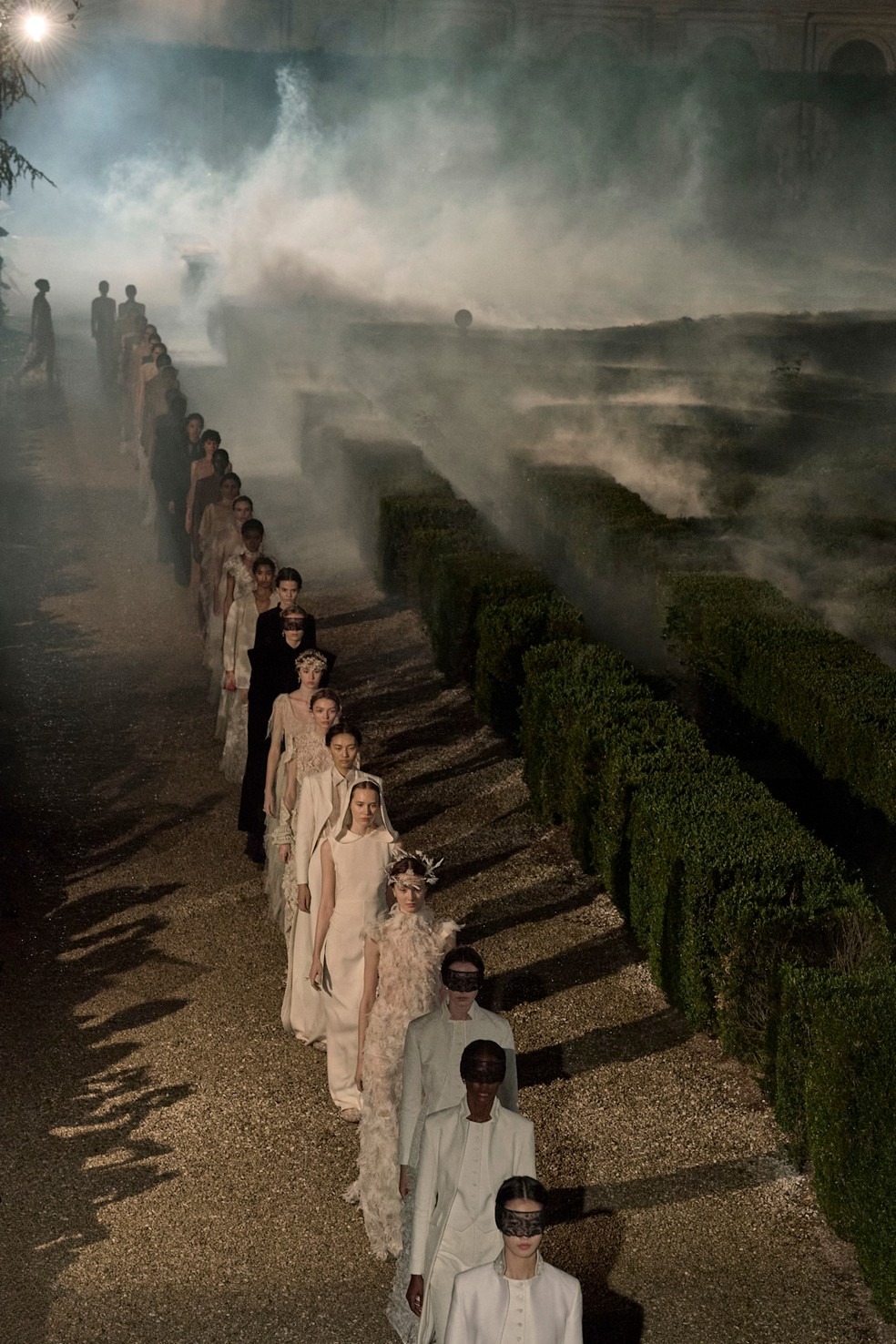 Hinh anh Dior Cruise 2026: Lá thư tình của Maria Grazia Chiuri gửi đến “trái tim Đế chế La Mã”, thành phố Rome 1